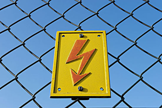 Electricity shortage in winter When the air conditioner encounters unstable voltage, what should I do?